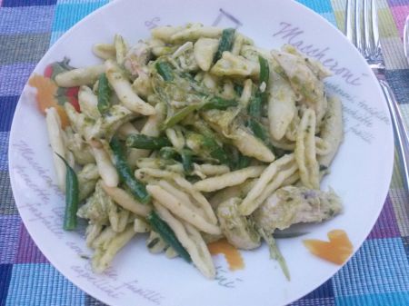 Chicken pasta and pesto 